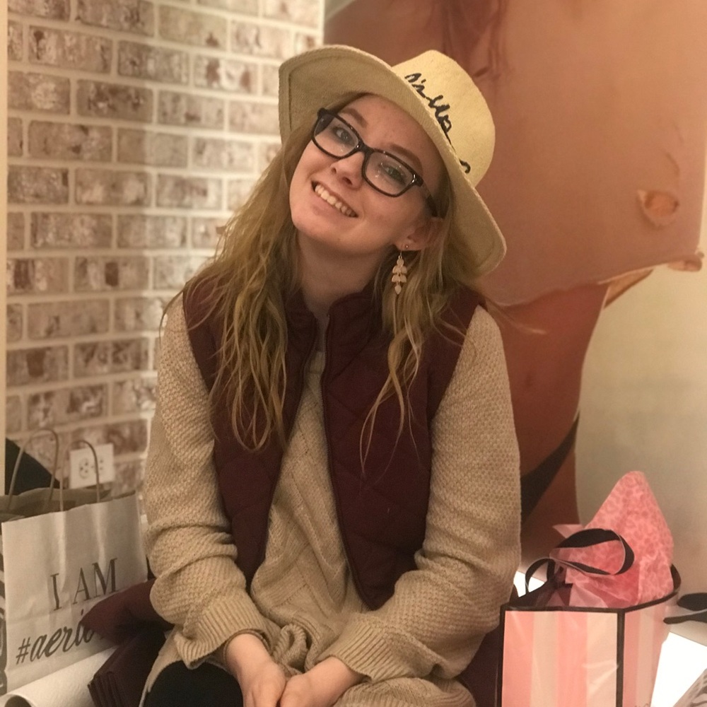 Meet your Posher, Hailee
